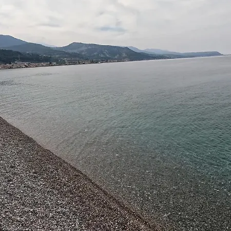 2 Seas Brand New 20m From The Sea Διαμέρισμα *