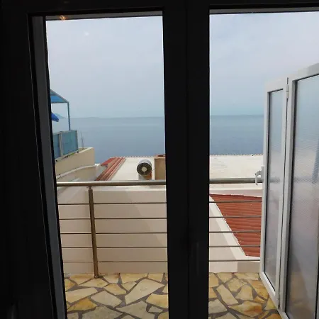 Апартаменты 2 Seas Brand New 20m From The Sea